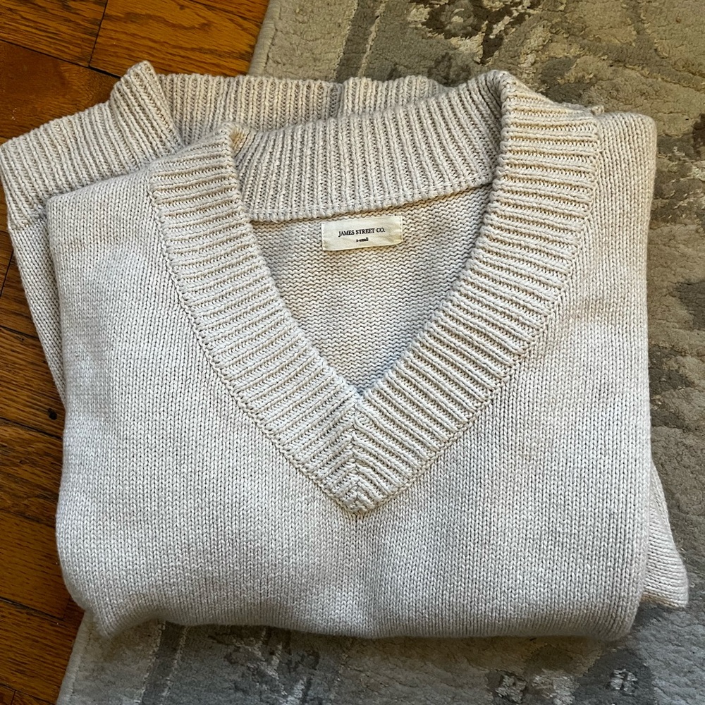 TRADED James Street Co Sloane Cotton Vee, size XS
